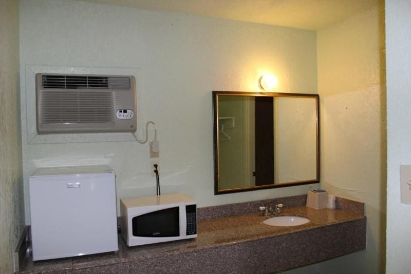 Sportsman'S Motel Eagle Lake 객실 사진